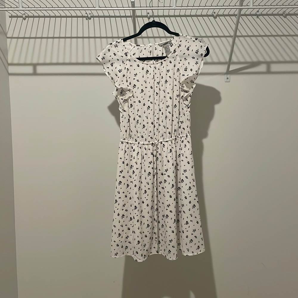 HM whitecl and black floral dress in Size 2